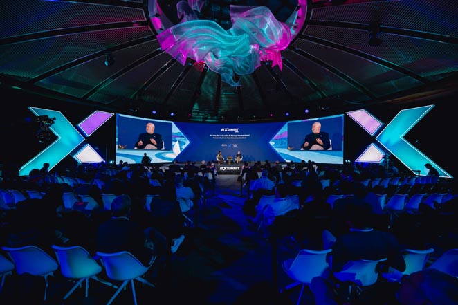Fireside Chat: Are You The Last Leader To Manage Humans Alone?